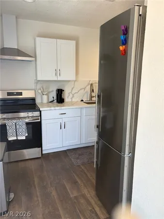$2,000 | 611 Bell Drive, Las Vegas, NV 89101