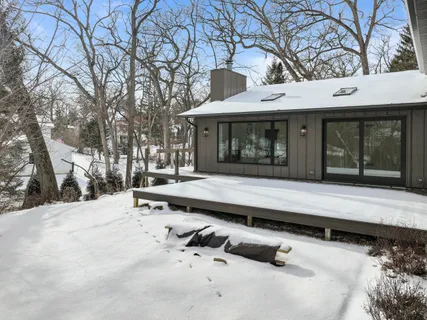 $1,995,000 | 853 Sauganash Drive, Fontana, WI 53125