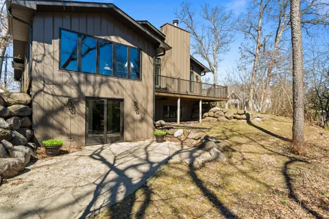 $1,795,000 | 853 Sauganash Drive, Fontana, WI 53125