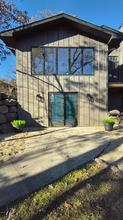 $1,995,000 | 853 Sauganash Drive, Fontana, WI 53125