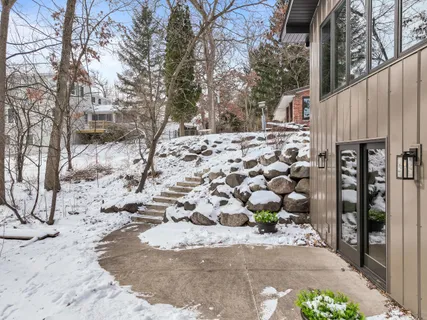 $1,995,000 | 853 Sauganash Drive, Fontana, WI 53125