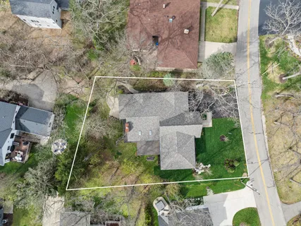 $1,795,000 | 853 Sauganash Drive, Fontana, WI 53125