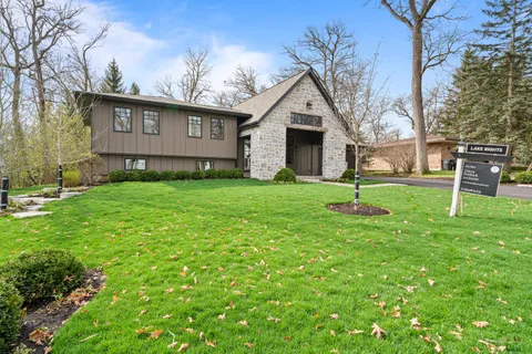 $1,795,000 | 853 Sauganash Drive, Fontana, WI 53125