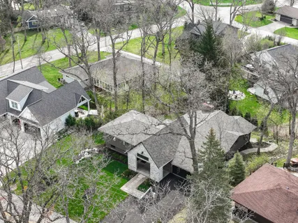$1,795,000 | 853 Sauganash Drive, Fontana, WI 53125