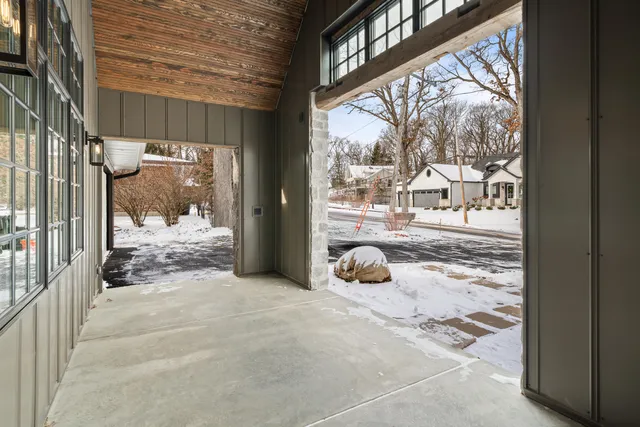 $1,995,000 | 853 Sauganash Drive, Fontana, WI 53125