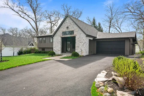 $1,795,000 | 853 Sauganash Drive, Fontana, WI 53125
