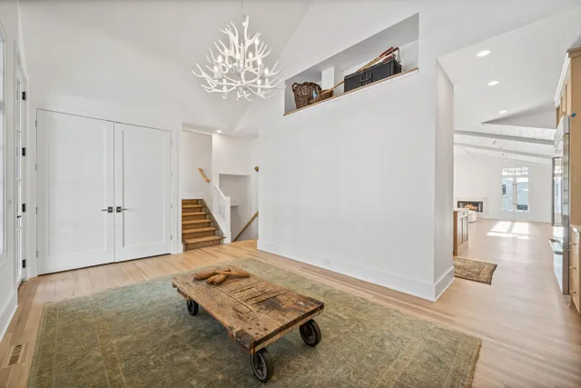 $1,995,000 | 853 Sauganash Drive, Fontana, WI 53125