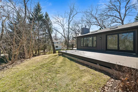 $1,795,000 | 853 Sauganash Drive, Fontana, WI 53125