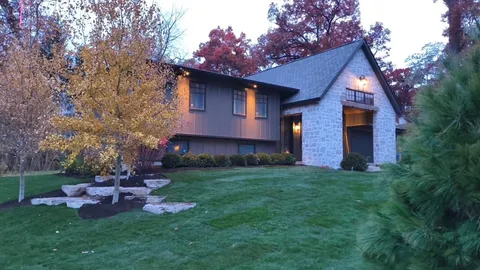 $1,795,000 | 853 Sauganash Drive, Fontana, WI 53125