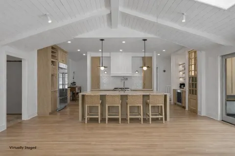 $1,995,000 | 853 Sauganash Drive, Fontana, WI 53125