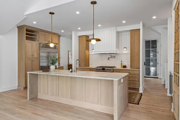 $1,995,000 | 853 Sauganash Drive, Fontana, WI 53125
