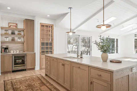 $1,795,000 | 853 Sauganash Drive, Fontana, WI 53125