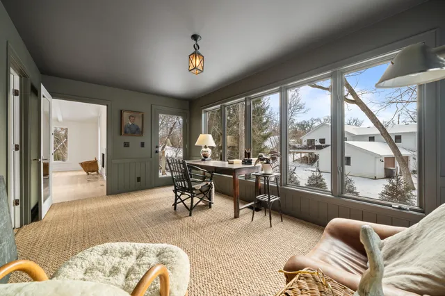 $1,995,000 | 853 Sauganash Drive, Fontana, WI 53125