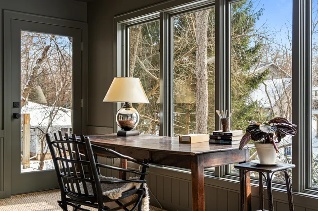 $1,995,000 | 853 Sauganash Drive, Fontana, WI 53125