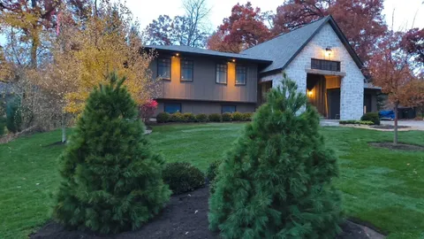 $1,795,000 | 853 Sauganash Drive, Fontana, WI 53125