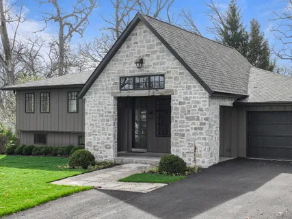 $1,795,000 | 853 Sauganash Drive, Fontana, WI 53125