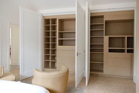 $1,995,000 | 853 Sauganash Drive, Fontana, WI 53125