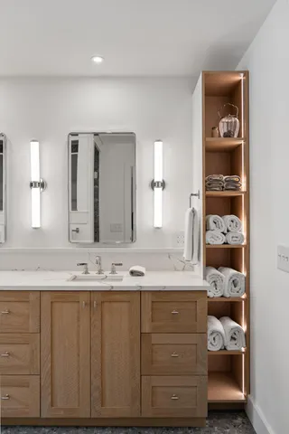 $1,995,000 | 853 Sauganash Drive, Fontana, WI 53125