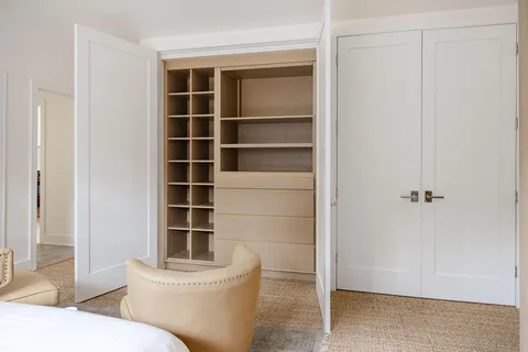 $1,995,000 | 853 Sauganash Drive, Fontana, WI 53125