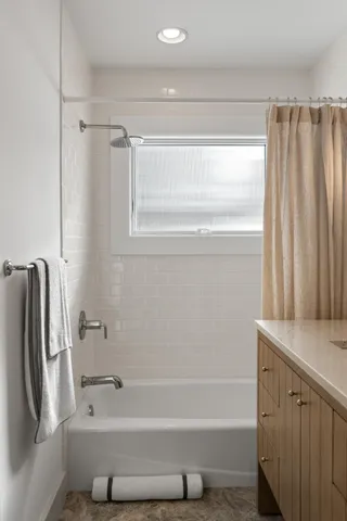 $1,995,000 | 853 Sauganash Drive, Fontana, WI 53125