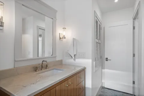 $1,995,000 | 853 Sauganash Drive, Fontana, WI 53125