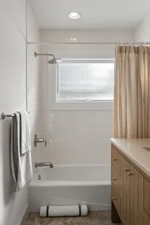 $1,995,000 | 853 Sauganash Drive, Fontana, WI 53125