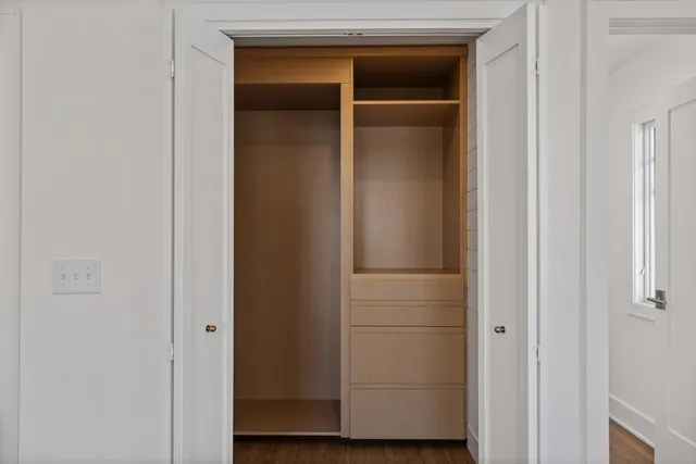 $1,995,000 | 853 Sauganash Drive, Fontana, WI 53125