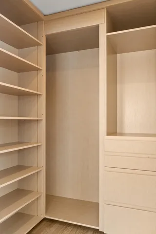 $1,995,000 | 853 Sauganash Drive, Fontana, WI 53125