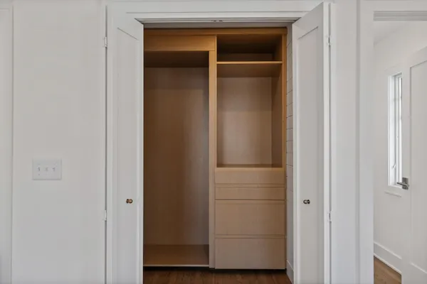 $1,995,000 | 853 Sauganash Drive, Fontana, WI 53125