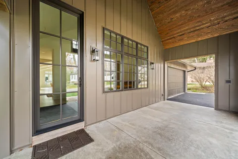 $1,795,000 | 853 Sauganash Drive, Fontana, WI 53125