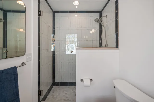 $1,995,000 | 853 Sauganash Drive, Fontana, WI 53125