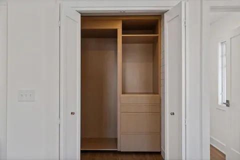 $1,995,000 | 853 Sauganash Drive, Fontana, WI 53125