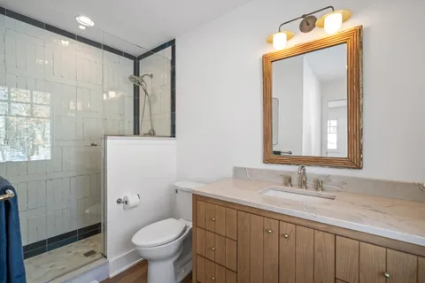 $1,995,000 | 853 Sauganash Drive, Fontana, WI 53125