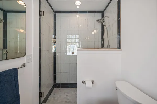 $1,995,000 | 853 Sauganash Drive, Fontana, WI 53125