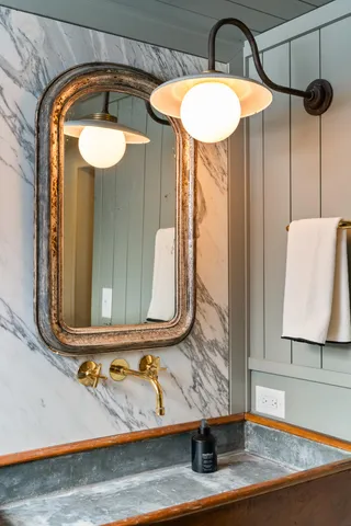 $1,995,000 | 853 Sauganash Drive, Fontana, WI 53125