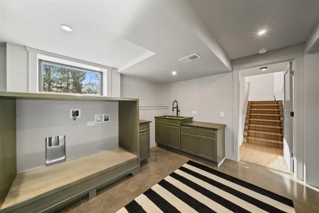 $1,995,000 | 853 Sauganash Drive, Fontana, WI 53125