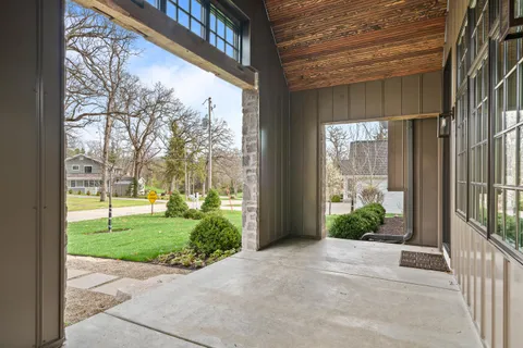 $1,795,000 | 853 Sauganash Drive, Fontana, WI 53125