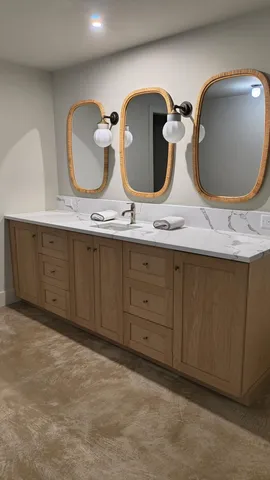 $1,995,000 | 853 Sauganash Drive, Fontana, WI 53125