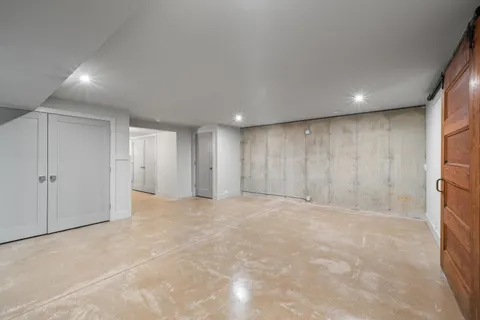 $1,795,000 | 853 Sauganash Drive, Fontana, WI 53125