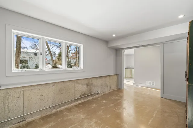 $1,995,000 | 853 Sauganash Drive, Fontana, WI 53125