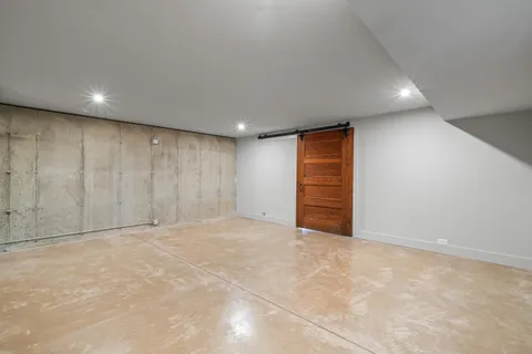 $1,995,000 | 853 Sauganash Drive, Fontana, WI 53125