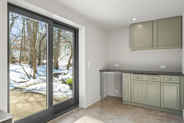 $1,995,000 | 853 Sauganash Drive, Fontana, WI 53125