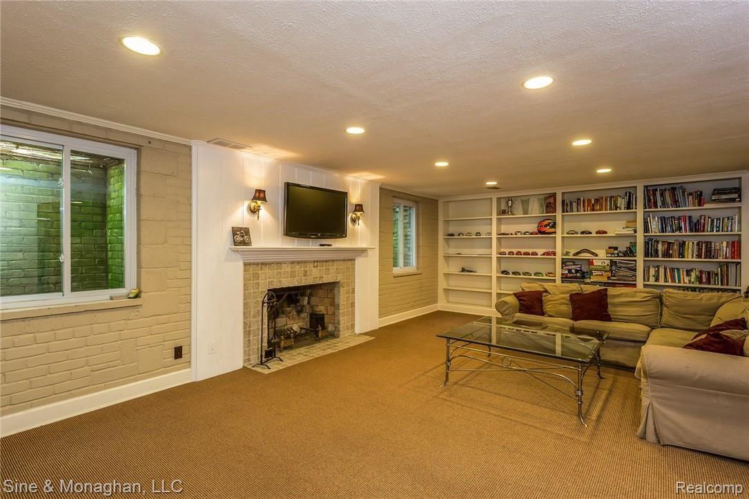 214 Merriweather Road Grosse Pointe, MI 48236 - Photo 54 of 85 057-Recreation_Room-4153021-medium.jpg