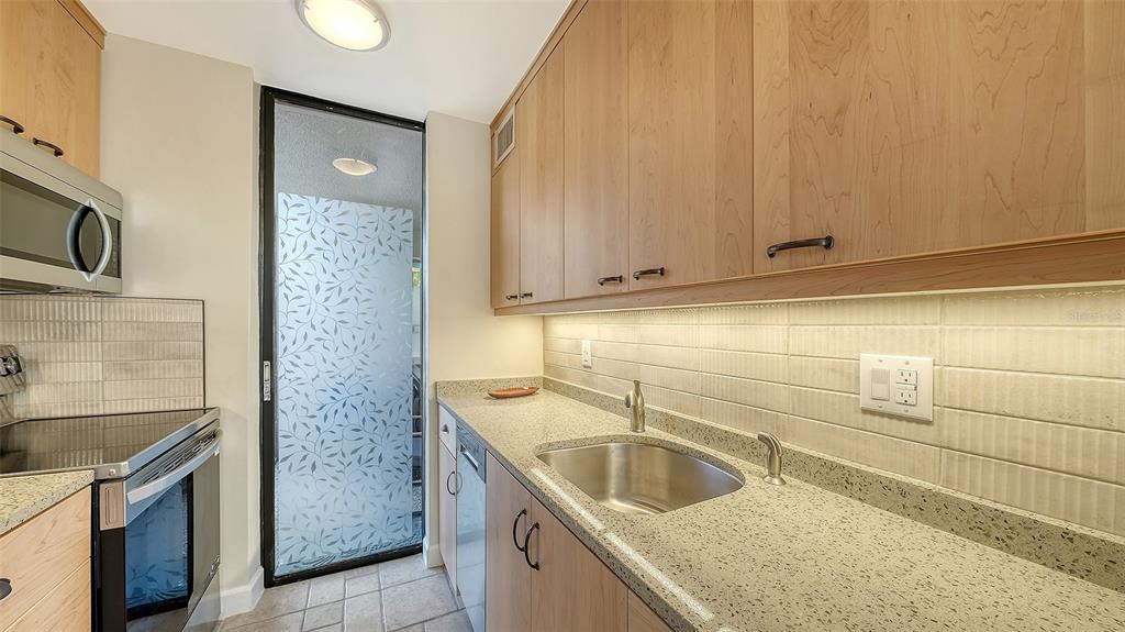 115 Pass Key Road, Unit 115 Sarasota, FL 34242 - Photo 8 of 54