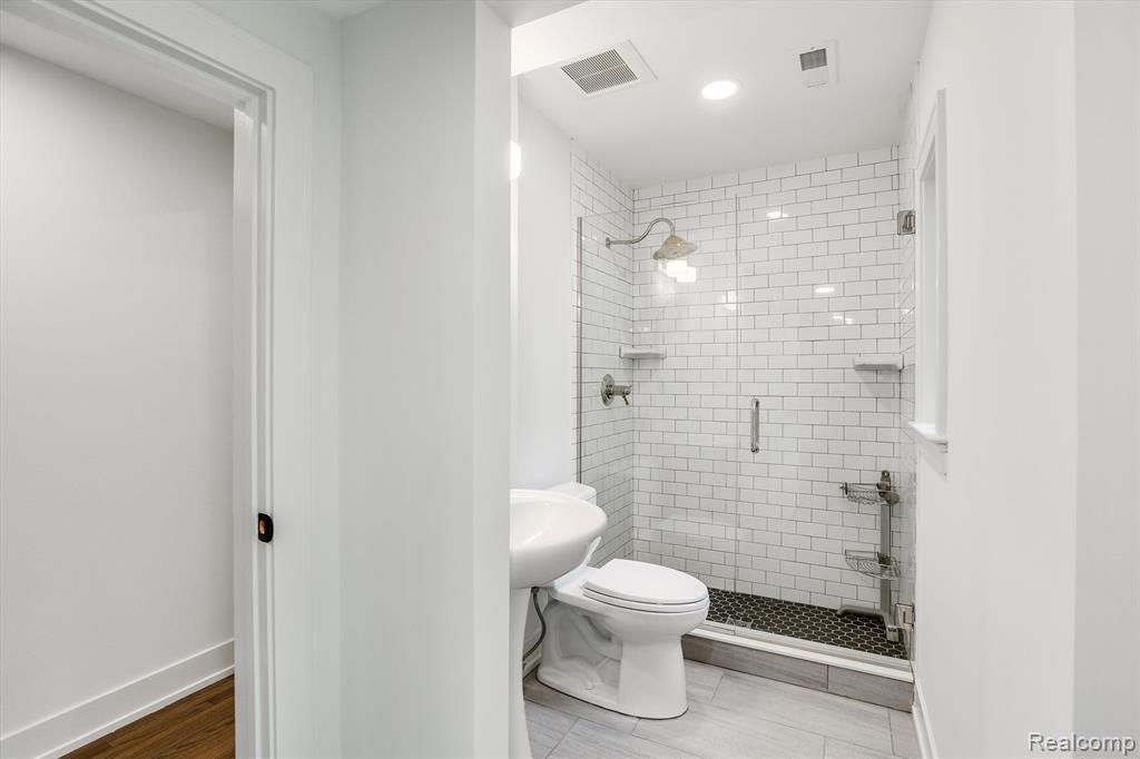 815 Rivenoak Street Birmingham, MI 48009 - Photo 25 of 57