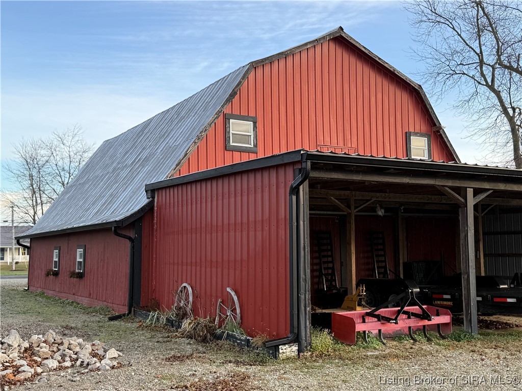 1817 South Carmel Road Hanover, IN 47243 - Photo 14 of 43 Lean to off of Hay barn