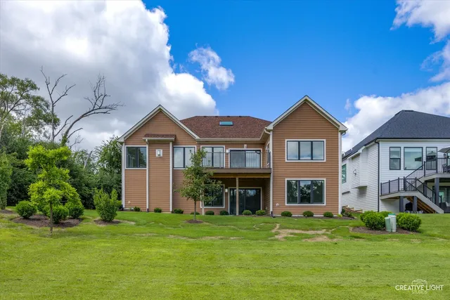 $998,000 | 7625 Dunham Road, Woodridge, IL 60517