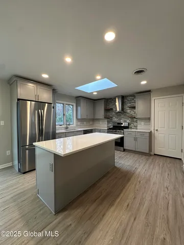 $2,700 | 11 Campagna Drive, Colonie, NY 12205