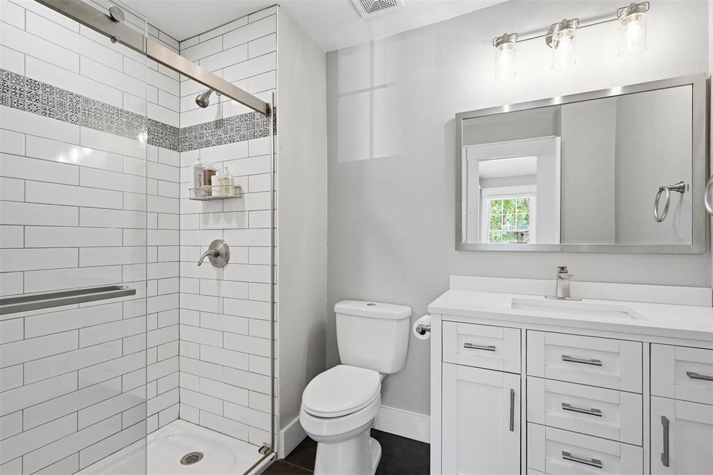 184 Merlin Way Euless, TX 76039 - Photo 11 of 15 Gallery Image 11