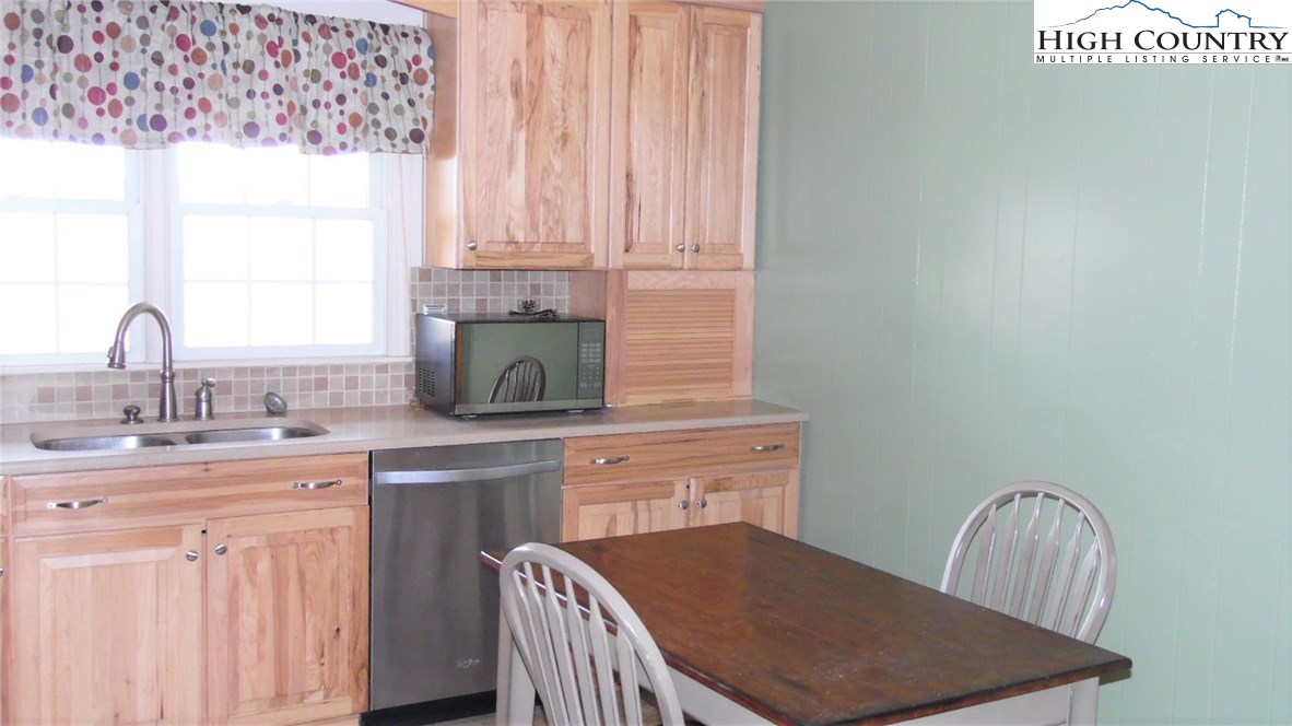 1210 Mahogany Rock Road Sparta, NC 28675 - Photo 14 of 40 Gallery Image 14